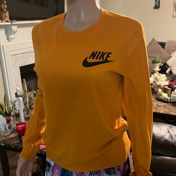 Nike Sweaters - Nike 🤩
